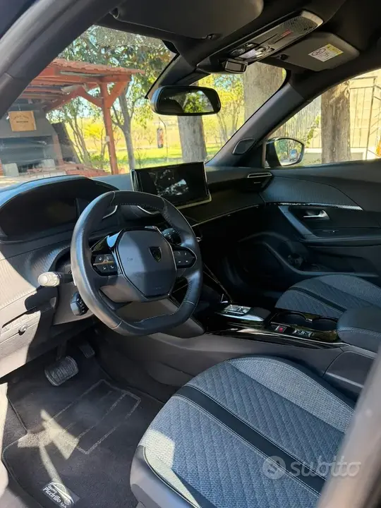 Peugeot 2008 2024 photo 5