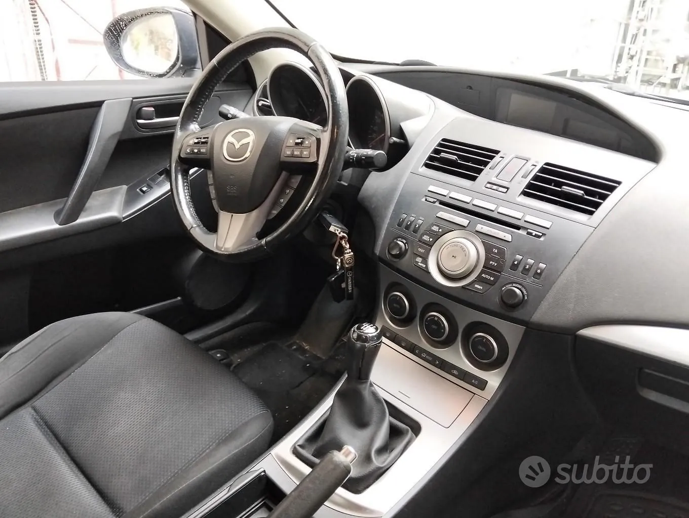 Mazda 3 2011 photo 3