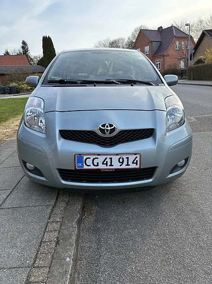 Toyota Yaris 2010 photo 3