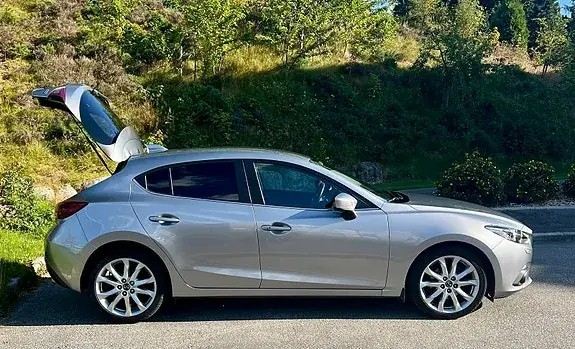 Mazda 3 2015 photo 3