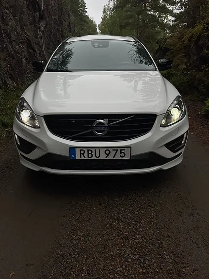 Volvo Xc60 2017 photo 2