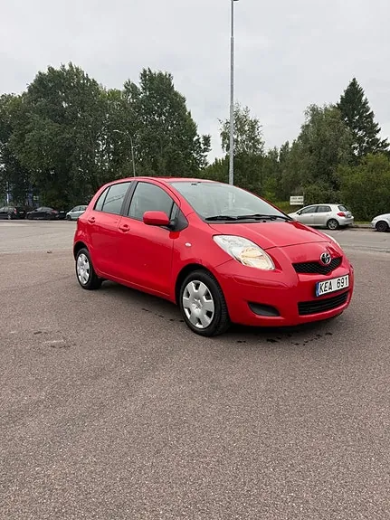 Toyota Yaris 2010 photo 2
