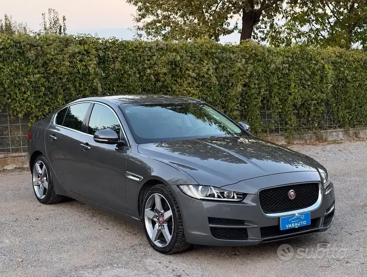 Jaguar Xe