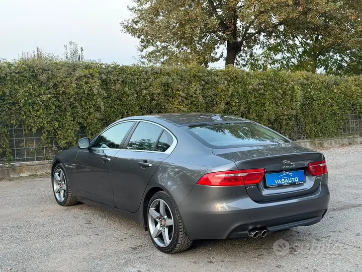 Jaguar Xe 2015 photo 5