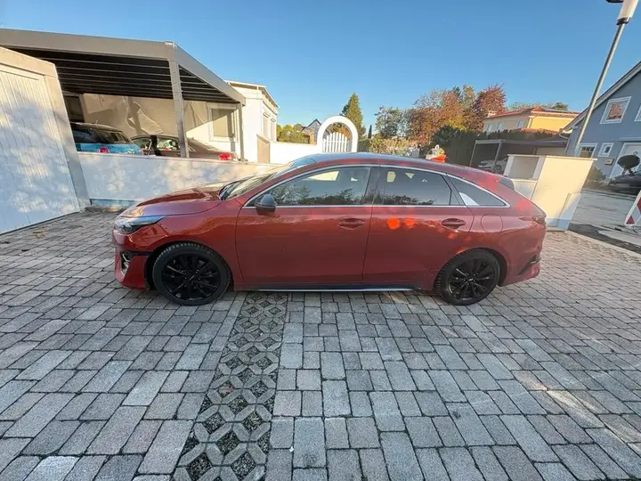 Kia Proceed