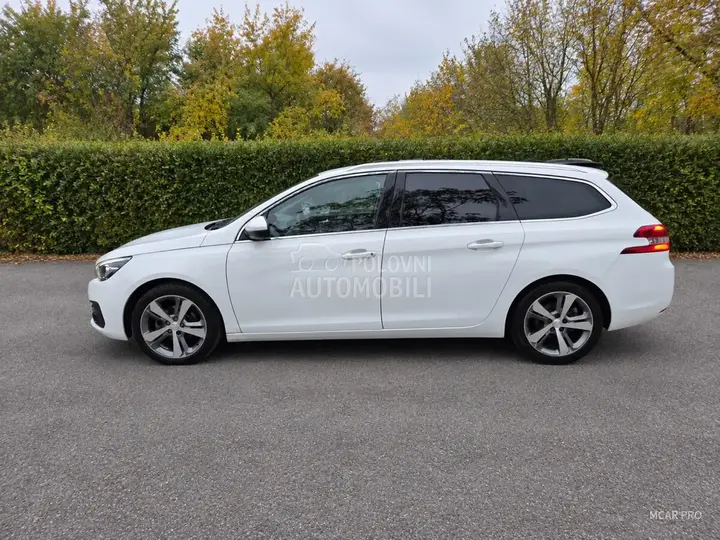 Peugeot 308 2019 photo 3