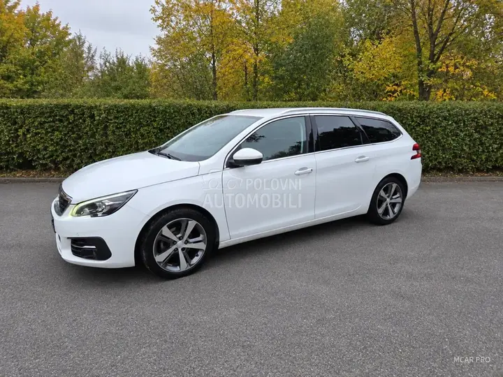Peugeot 308 2019 photo 2