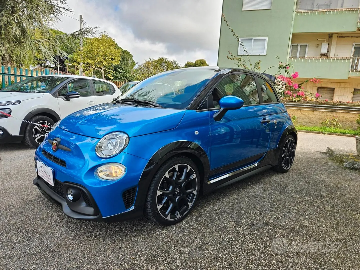 Abarth 695 2024 photo 2