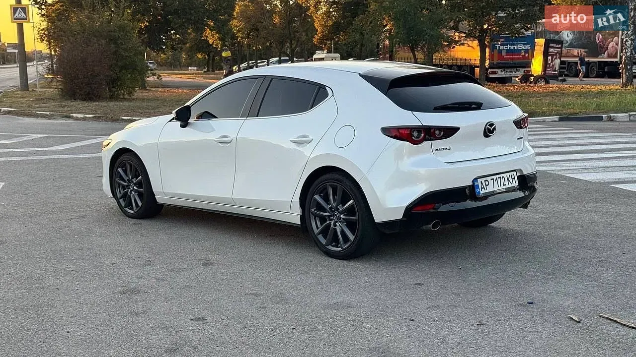 Mazda 3 2022 photo 3
