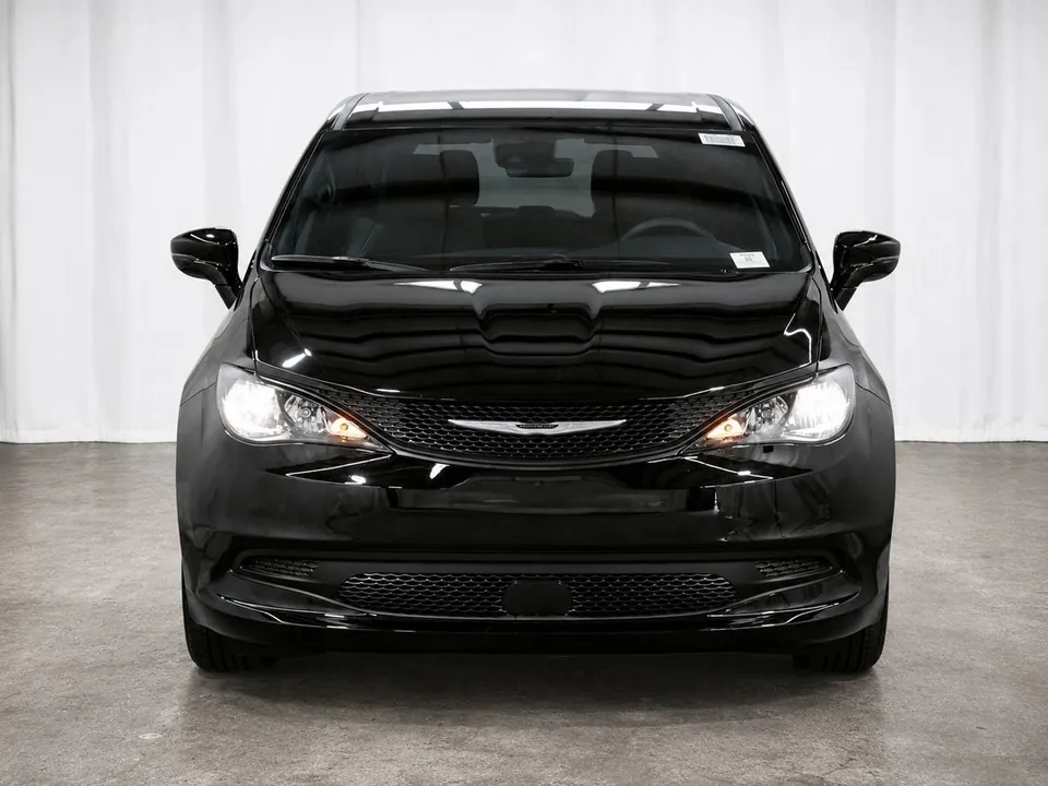 Chrysler Grand Caravan 2027 photo 2
