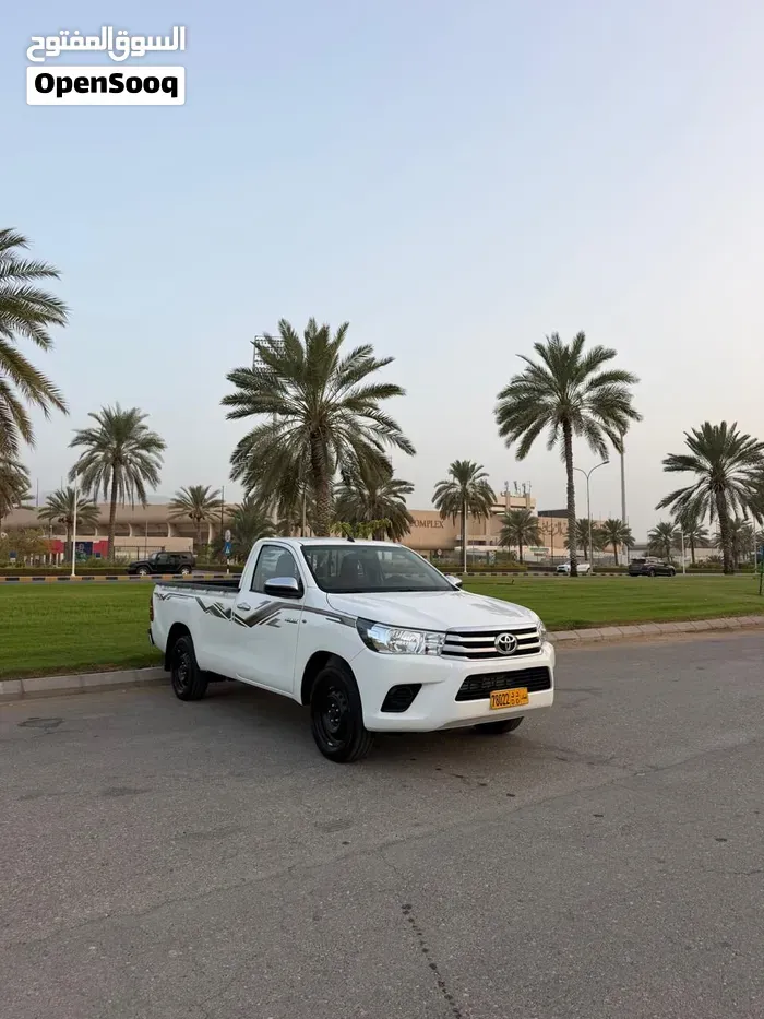 Toyota Hilux 2024 photo 3