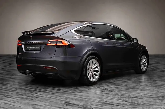 Tesla Model X 2017 photo 5