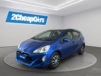 Toyota Aqua 2015 photo 2
