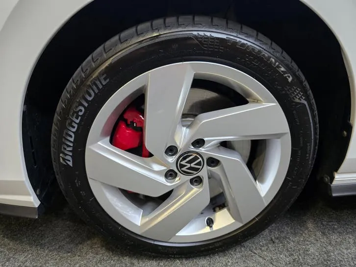 Volkswagen Golf 2021 photo 2