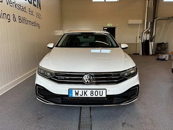 Volkswagen Passat 2022 photo 2