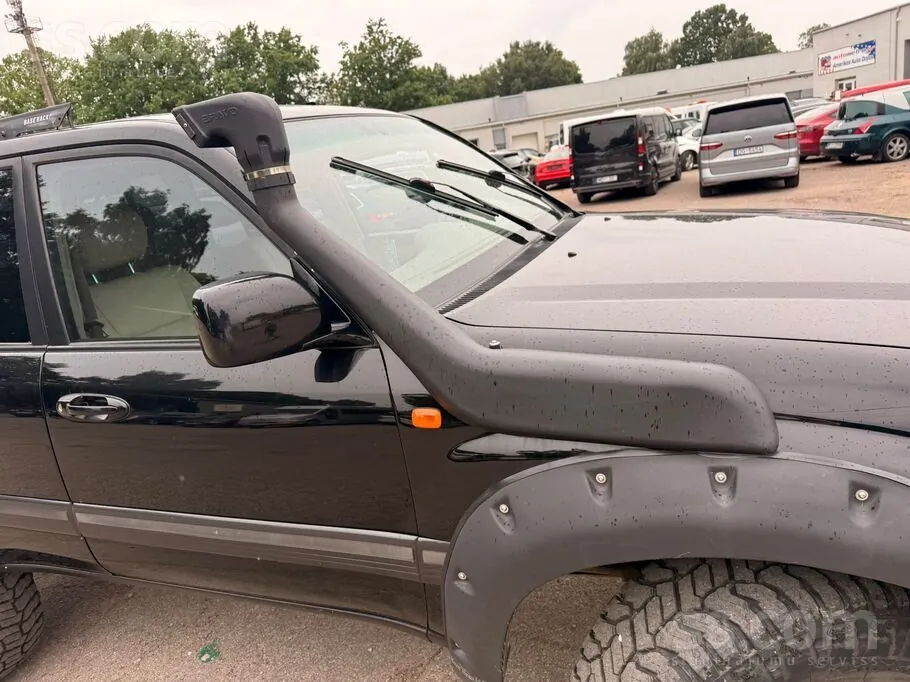 Toyota Land Cruiser 2005 photo 2