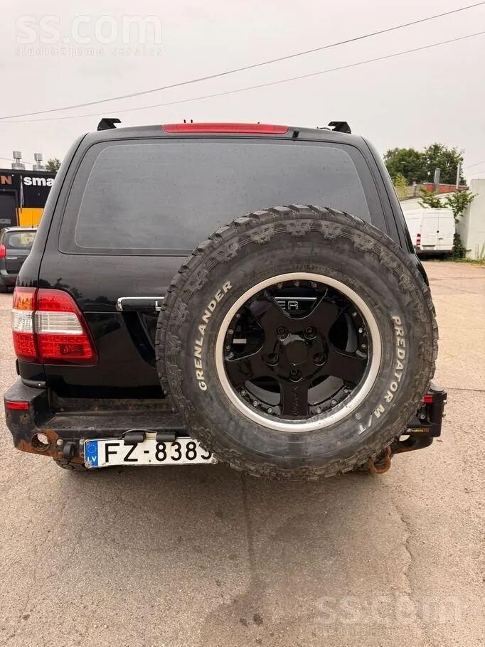 Toyota Land Cruiser 2005 photo 3