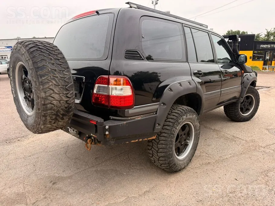 Toyota Land Cruiser 2005 photo 4