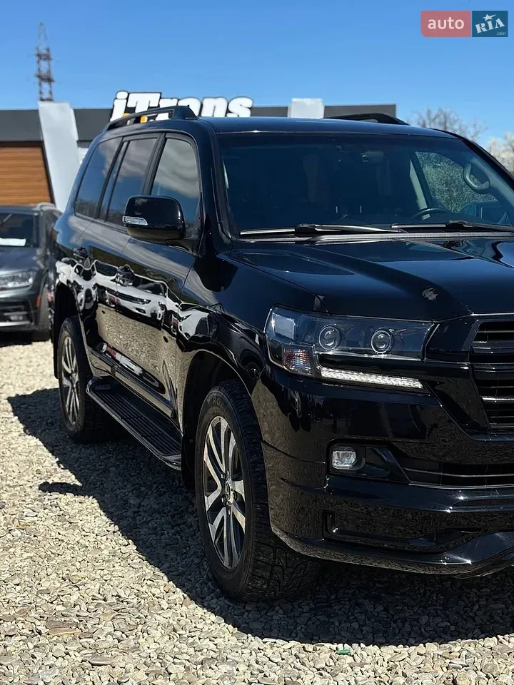 Toyota Land Cruiser 2017 photo 3