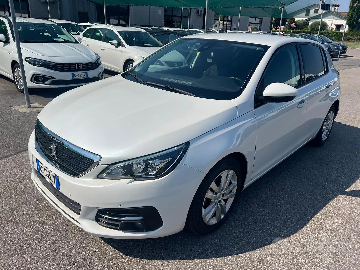 Peugeot 308 2021 photo 2
