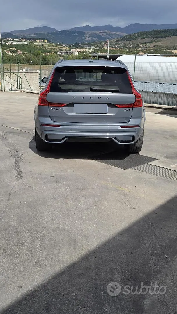 Volvo Xc60 2023 photo 2