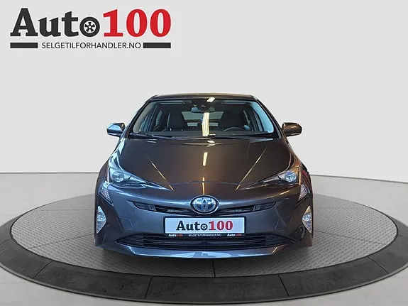 Toyota Prius 2017 photo 2