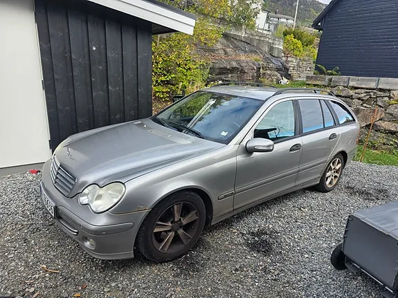 Mercedes-Benz C200 D 2005 photo 3