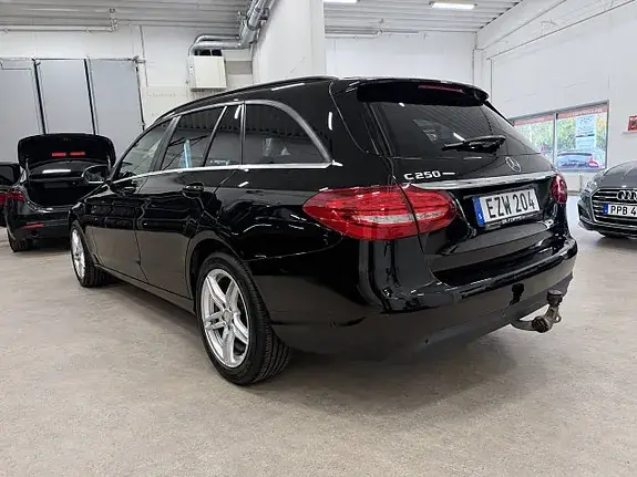 Mercedes-Benz C 250 2015 photo 2