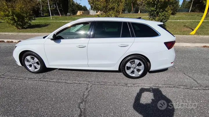 Skoda Octavia 2021 photo 3