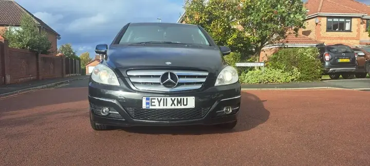 Mercedes-Benz B-Class 2011 photo 4