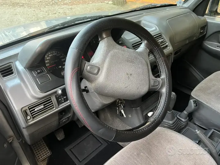 Mitsubishi Pajero 1997 photo 4