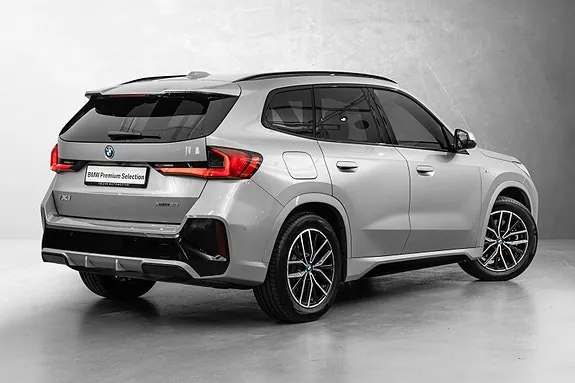 BMW Ix1 2025 photo 3