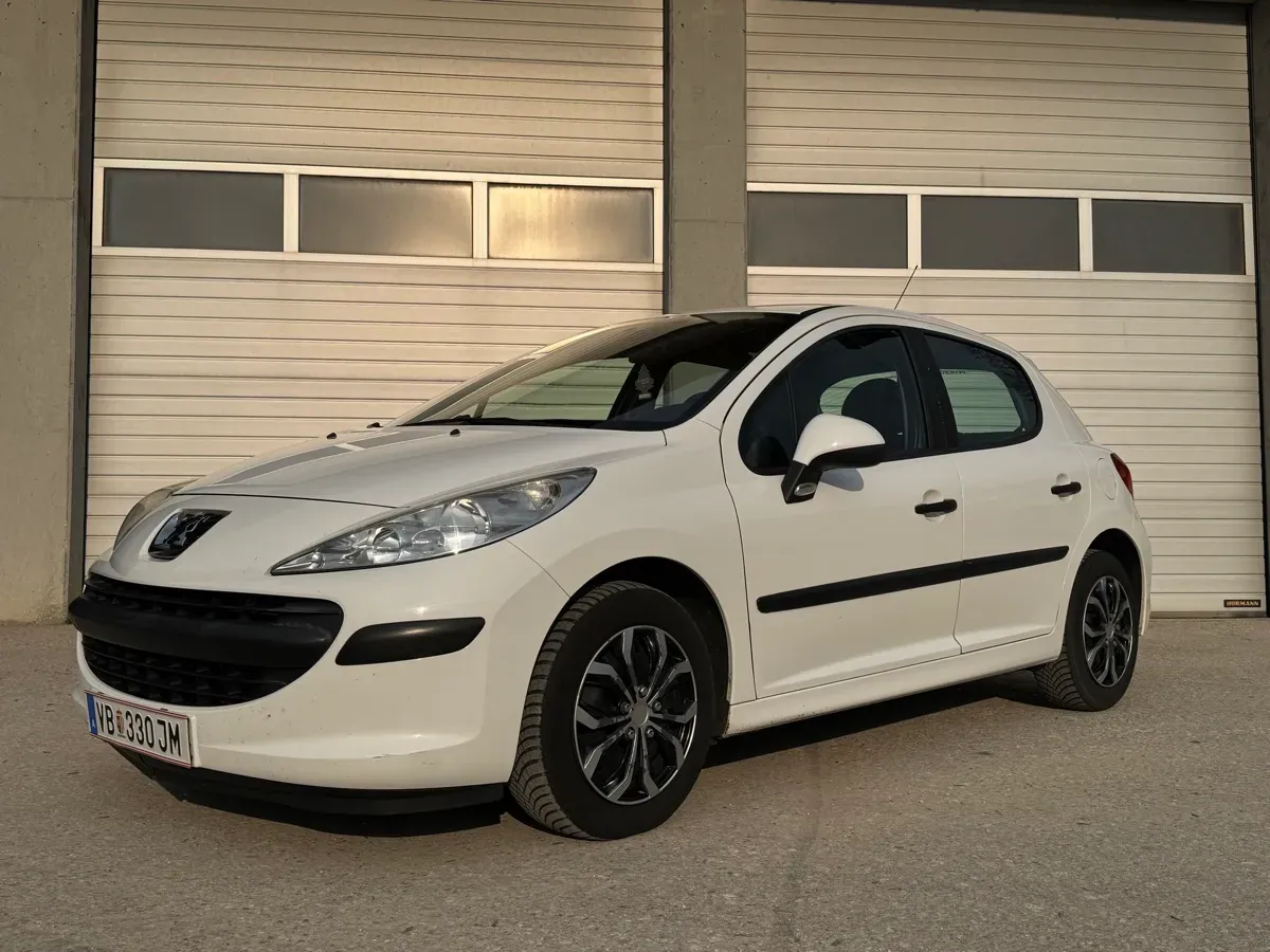 Peugeot 207 2008 photo 2