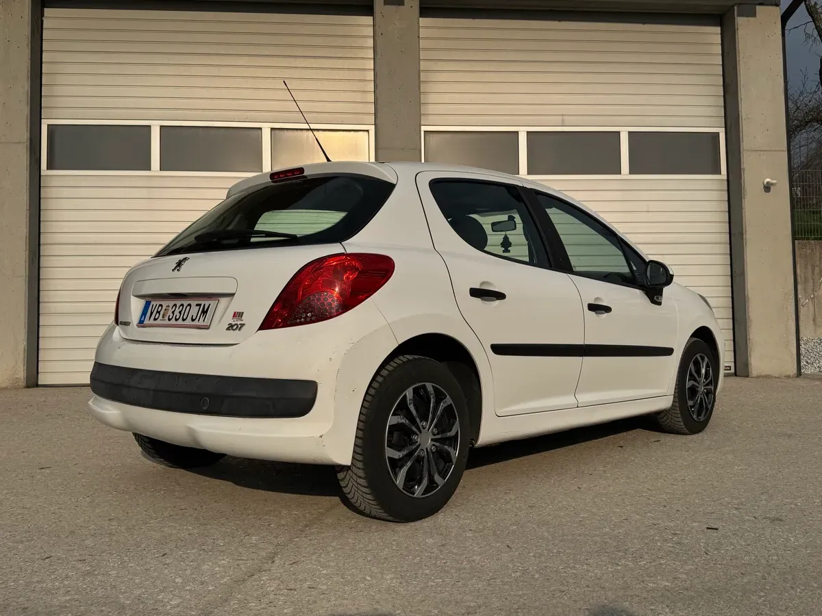 Peugeot 207 2008 photo 3