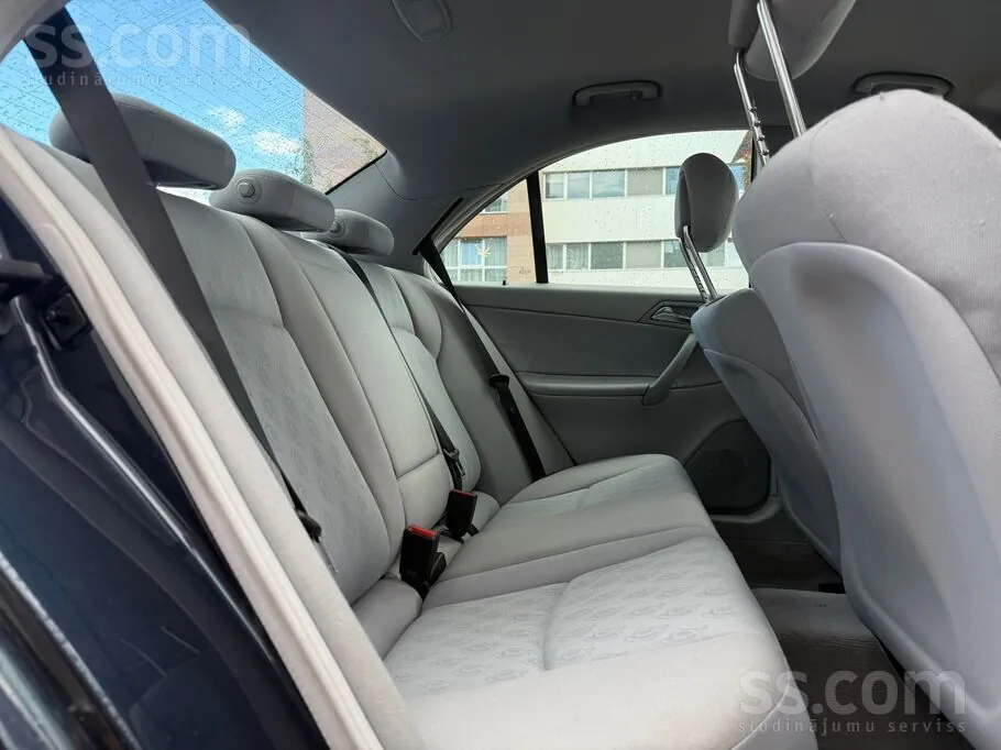 Mercedes-Benz C200 2003 photo 5