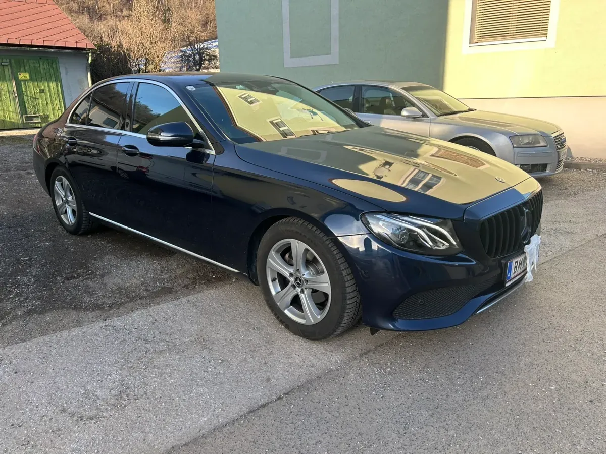 Mercedes-Benz Eklasse 2017 photo 2