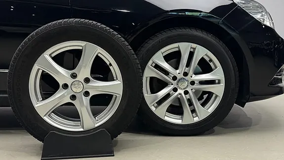 Mercedes-Benz E200 D 2013 photo 4
