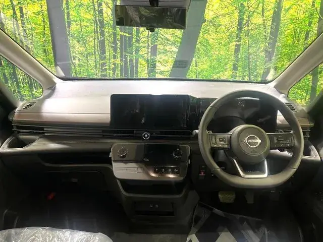 Nissan Serena 2026 photo 2