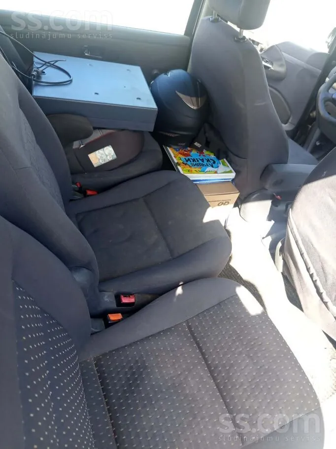 Seat Alhambra 2002 photo 5