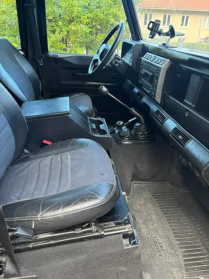 Land Rover Defender 110 2003 photo 5