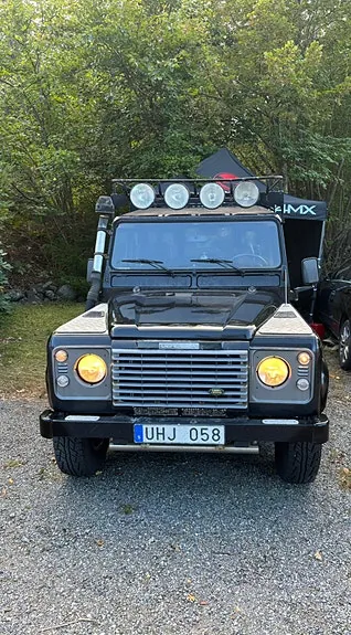 Land Rover Defender 110