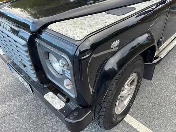 Land Rover Defender 110 2003 photo 4