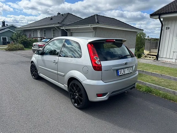 Ford Fiesta 2006 photo 2