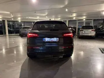 Audi Q5 2023 photo 2
