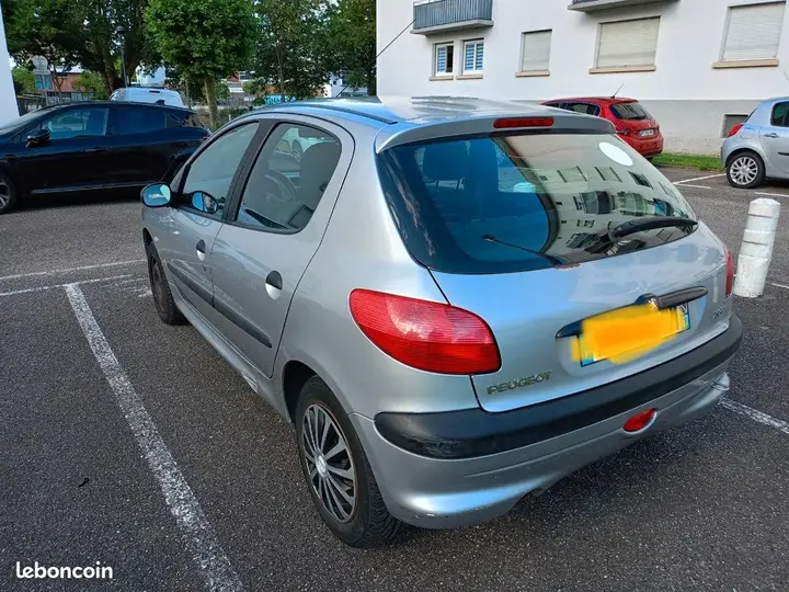 Peugeot 206 2001 photo 2