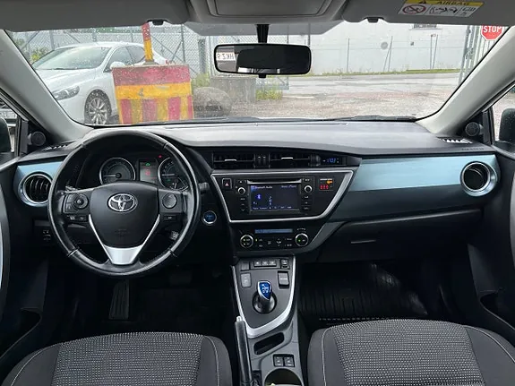Toyota Auris 2013 photo 5