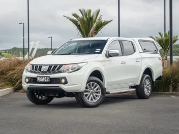 Mitsubishi Triton 2018 photo 2