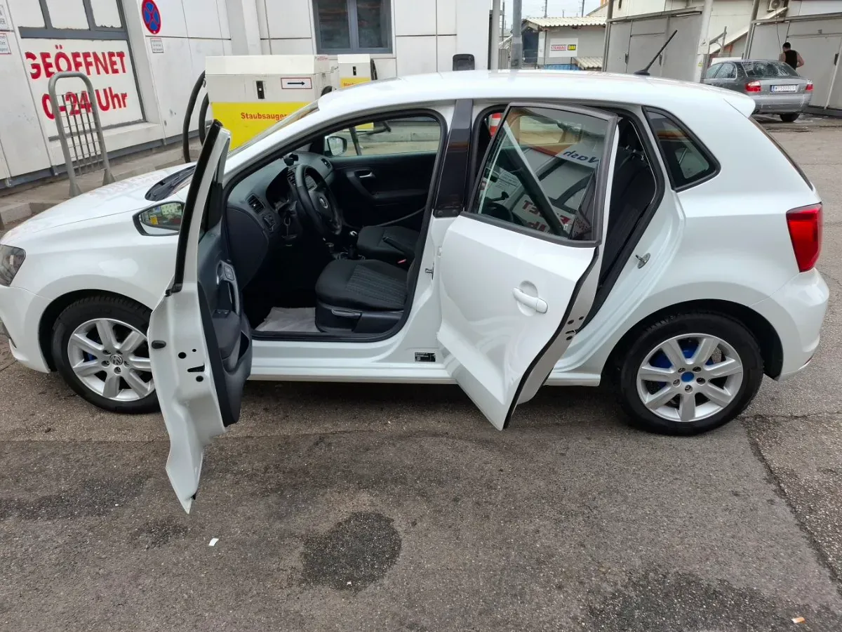 Volkswagen Polo 2015 photo 3