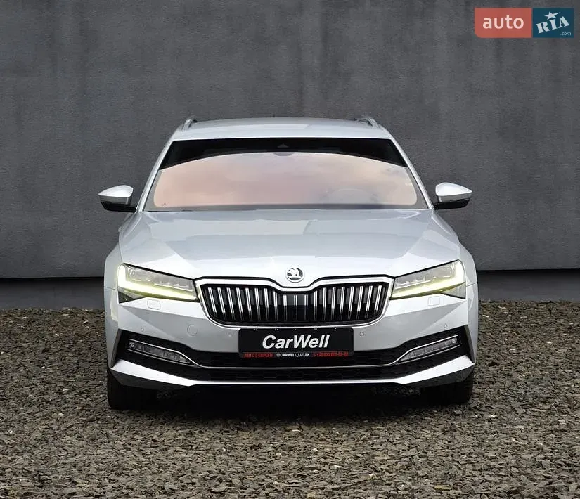 Skoda Superb 2019 photo 3