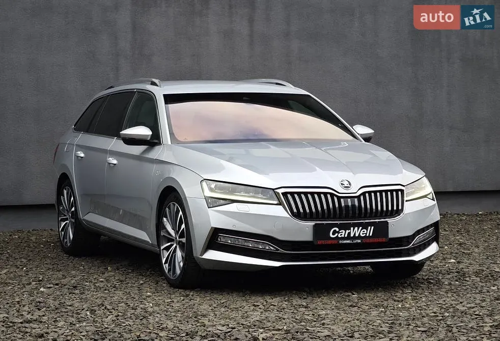 Skoda Superb 2019 photo 2